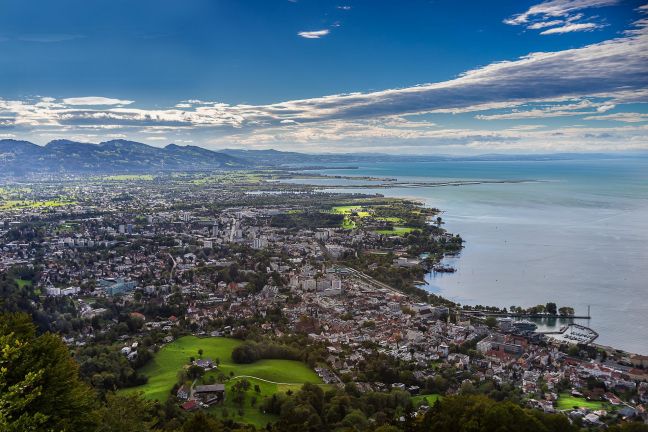 Rheinstadt mit Blick auf See